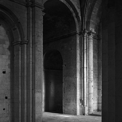 Arles - Abbaye de Montmajour - Architectural photography - Jim Ernst Fotografie